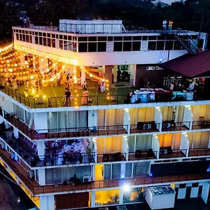 Hotel Sky View Grand, Kandy